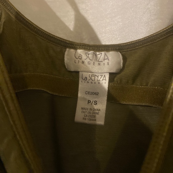 Lingerie - Picture 2 of 2